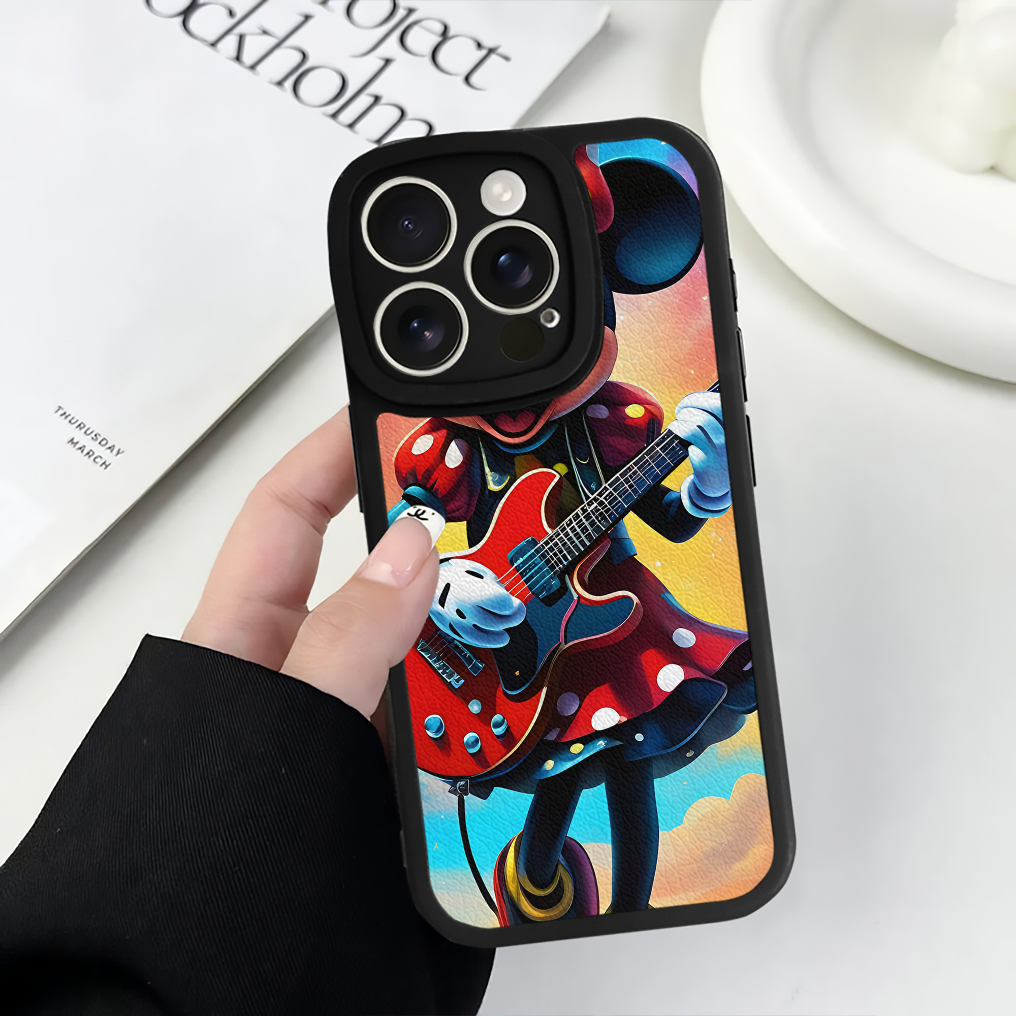 （画像用） ミッキーマウス Mickey Mouse 【iPhone 16シリーズ対応】シリコンスマホケース（レザー調） 材質：シリコン